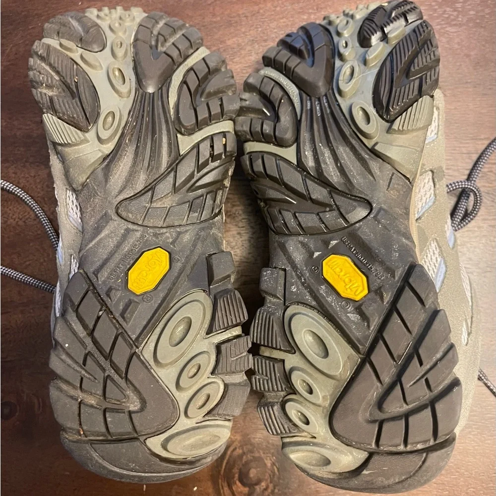Merrell Athletic Shoes Tan and Black Trail-Ready Design Waterproof - Picture 4 of 8